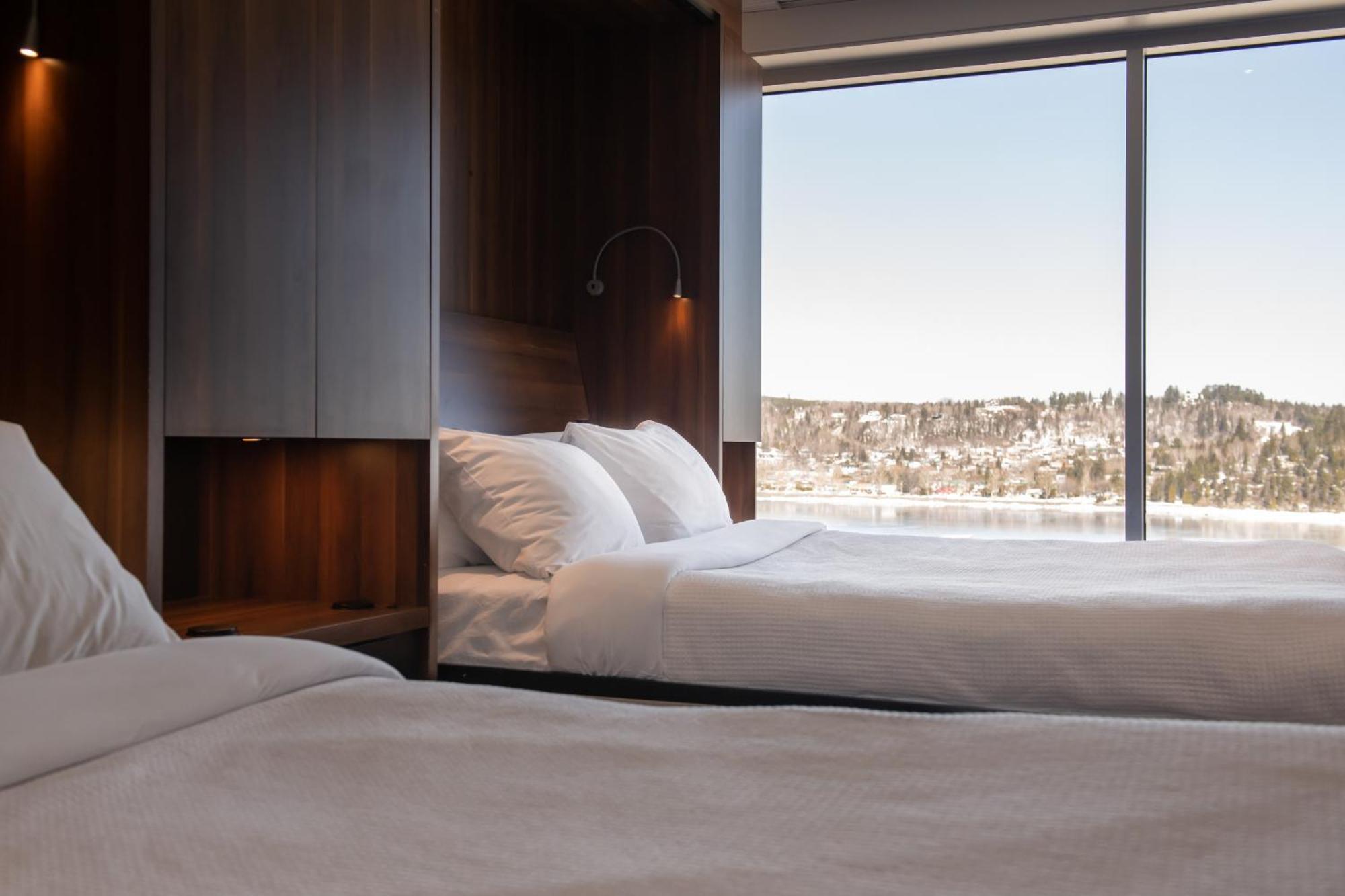 Hotel Chicoutimi, Affilie A Hyvi ภายนอก รูปภาพ