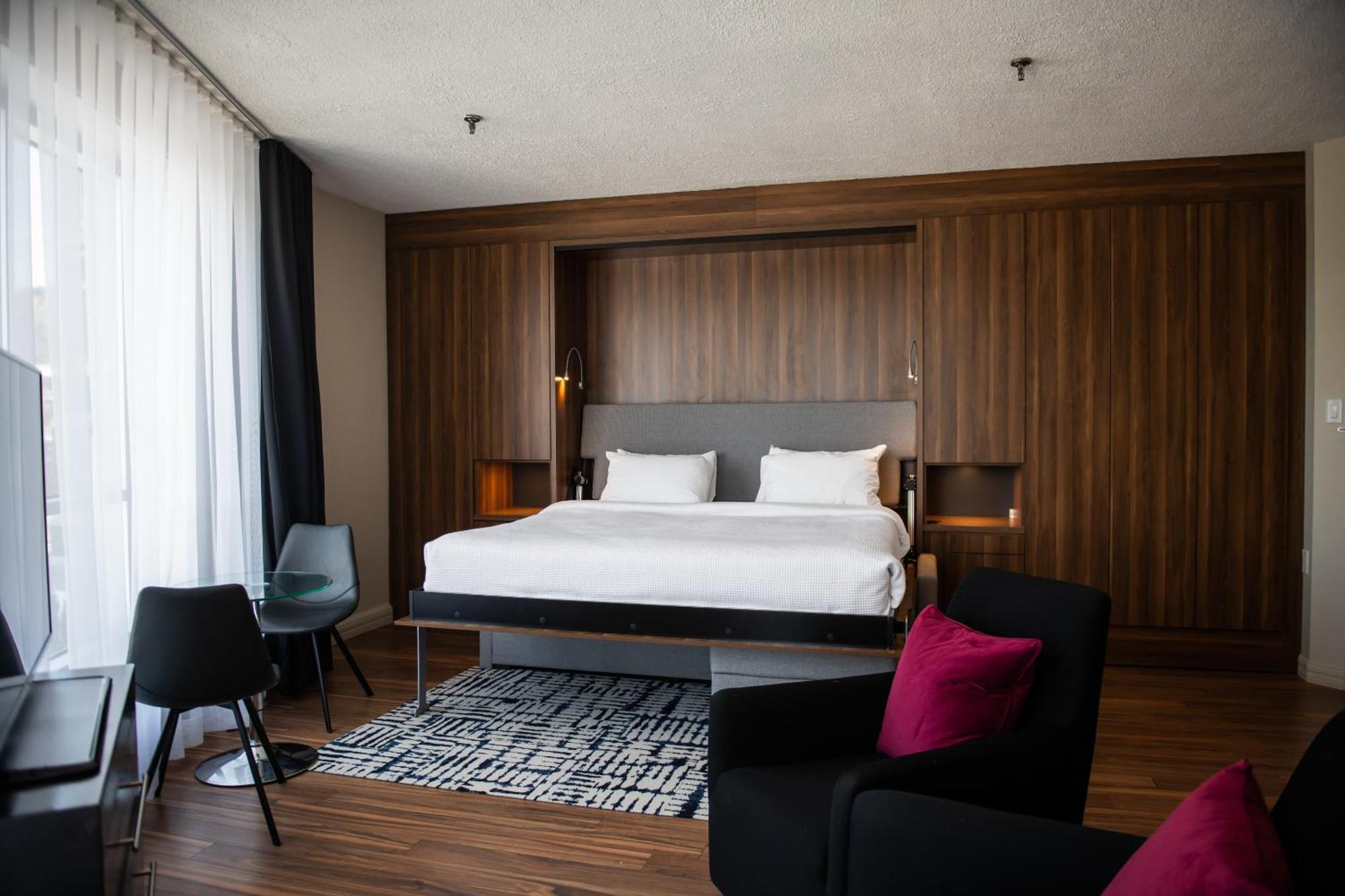 Hotel Chicoutimi, Affilie A Hyvi ภายนอก รูปภาพ