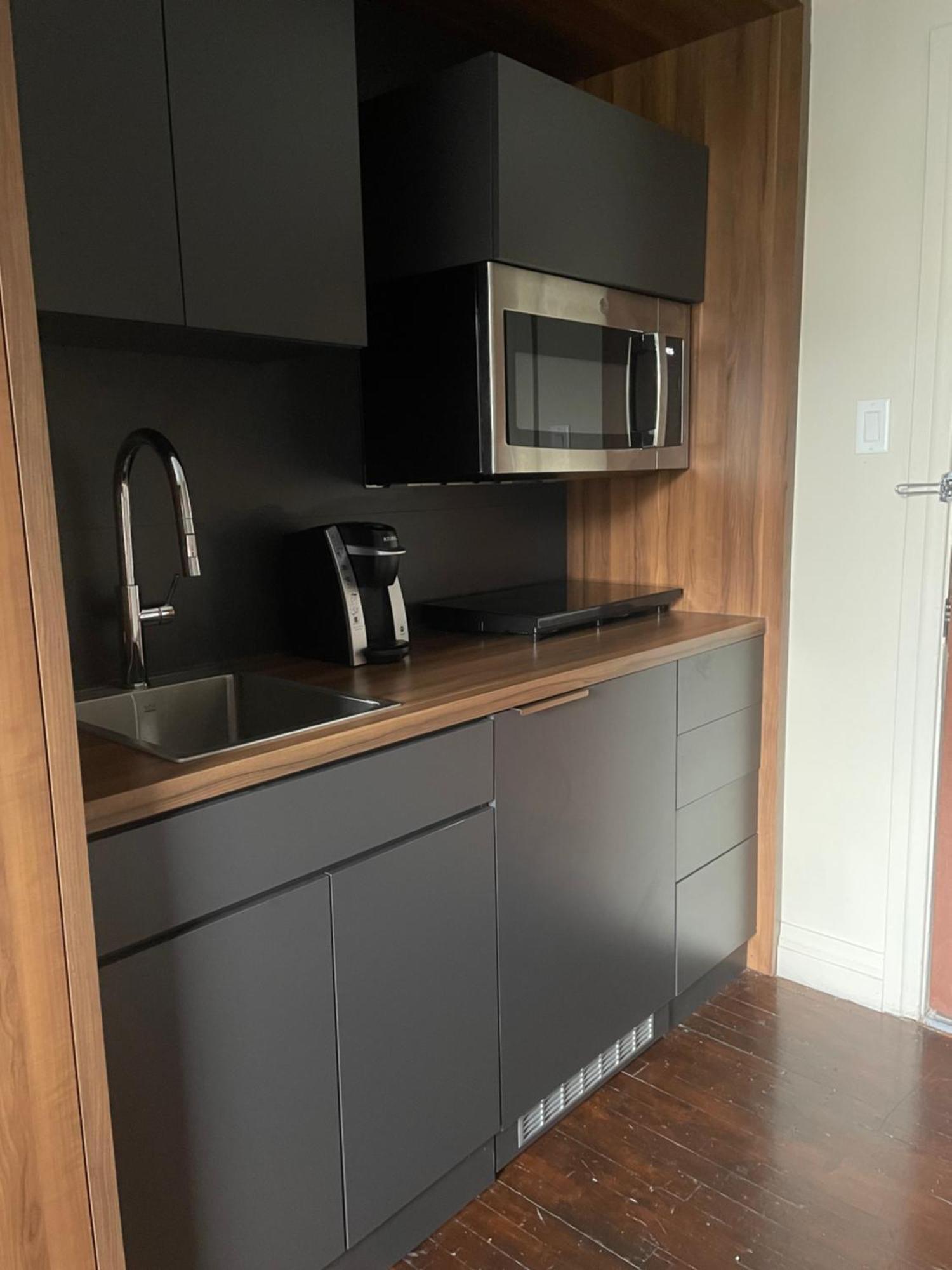 Hotel Chicoutimi, Affilie A Hyvi ภายนอก รูปภาพ