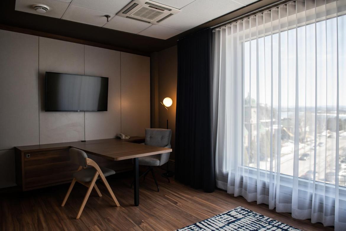 Hotel Chicoutimi, Affilie A Hyvi ภายนอก รูปภาพ